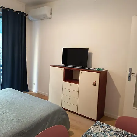 公寓 Da Chiara 圣雷默